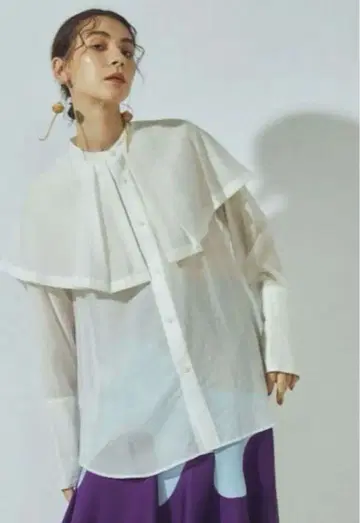 UN3D. 케이프 셔츠