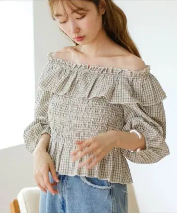 Kastane 셔링 오프숄더 블라우스