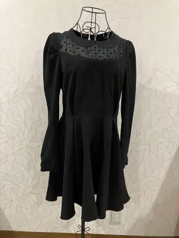 블랙 플레어 원피스 긴팔 아마벨 Amavel