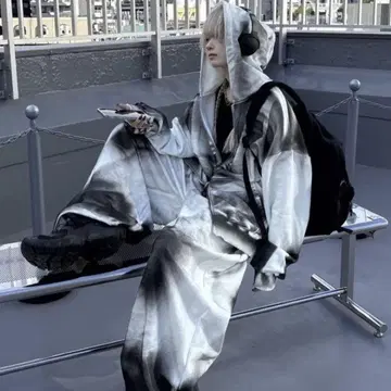 nmtc+ 워싱 집업 후디 White