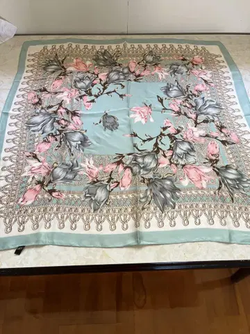 꽃무늬 실크풍 스카프 70cm