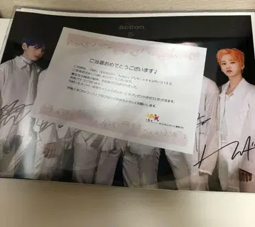WEi 멤버 친필 사인 포스터