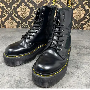 Dr. Martens 블랙 워크 부츠