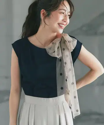 새상품 라부티크봉봉 도트 튤 리본 티셔츠 네이비