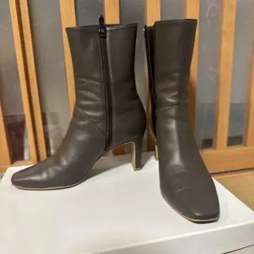 가죽 지퍼 부츠 23.5cm