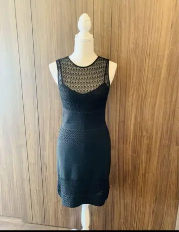 BOUTIQUE MOSCHINO 블랙 슬리브리스 원피스