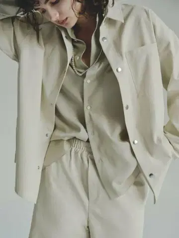MIESROHE 텐트 라인 셔츠