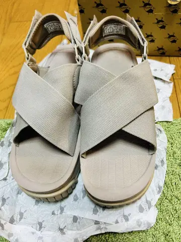 베이지 크로스 스트랩 스포츠 샌들 샤카 SHAKA 통굽