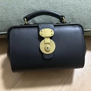 HERZ 퍼그 다레스