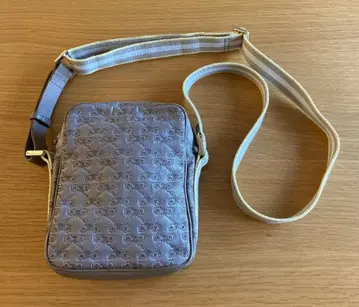 ANYA HINDMARCH 안야 힌드마치 로고 패턴 리본 숄더