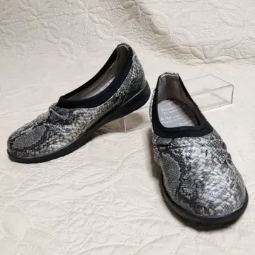 [새상품] 산책 미인 워킹 외반모지 경량 4E 24.5cm