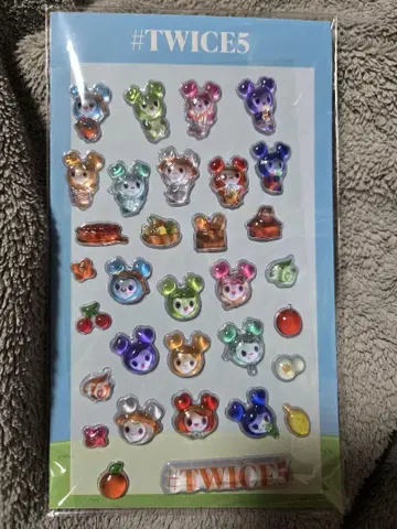 [익명 배송] TWICE LOVELYS 스티커