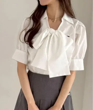 one after another NICE CLAUP 자수 리본 블라우스