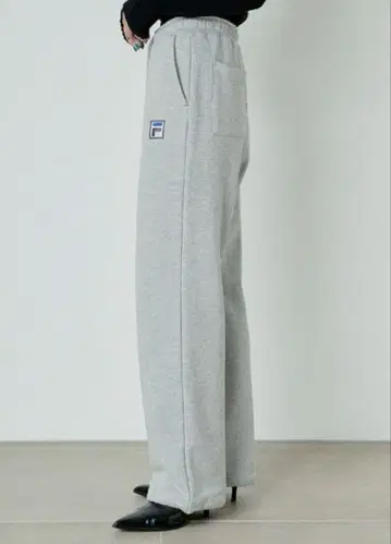 LGRY1 스나이델 FILA 콜라보 스웨트 팬츠