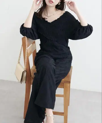 natural couture 컷 레이스 프론트 크로스 멜빵바지