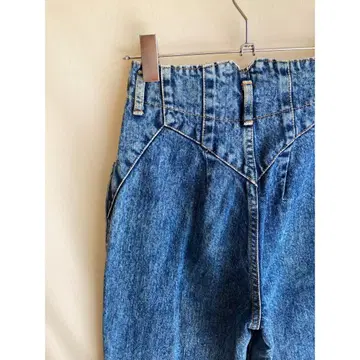 Used 레트로한 절개 디자인이 귀여운 하이웨스트 데님 팬츠