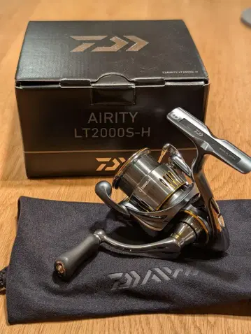 [실전 미사용품] DAIWA AIRITY LT2000S-H