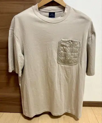 ARMANIEXCHANGE 퀼팅 로고 포켓 반팔 크루넥 상의