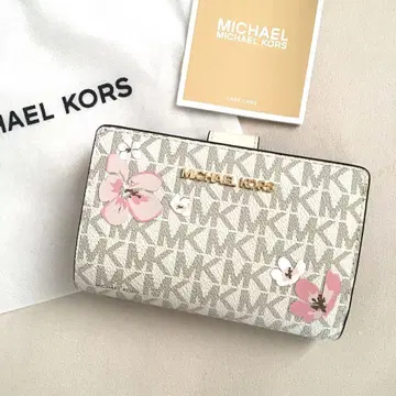 새상품 마이클코어스 MICHEAL KORS 정가 41,800엔 지갑