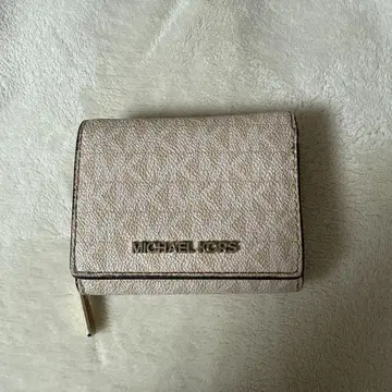 MICHAEL KORS 베이지 3단 폴더형 지갑
