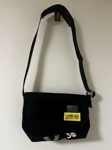 맨해튼 포티지 30주년 기념 메신저 백