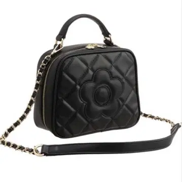 [새상품급] MARY QUANT 스퀘어 퀼트 데이지 패치 2WAY 숄더
