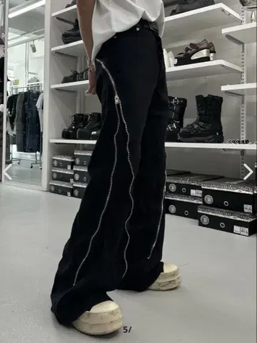 [ SUPADA ] zipper line black denim pants