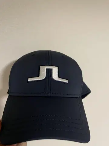J.Lindeberg 다크 블루 캡