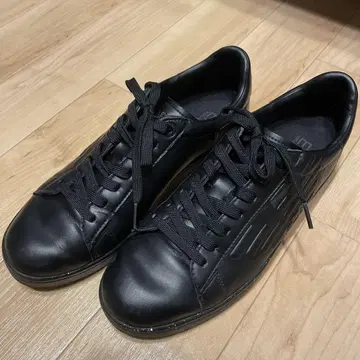 아르마니 스니커즈