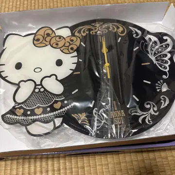 대만 한정판 ANNA SUI 헬로키티 콜라보 벽시계