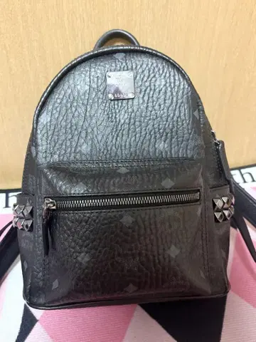 MCM 스터드 블랙 백팩