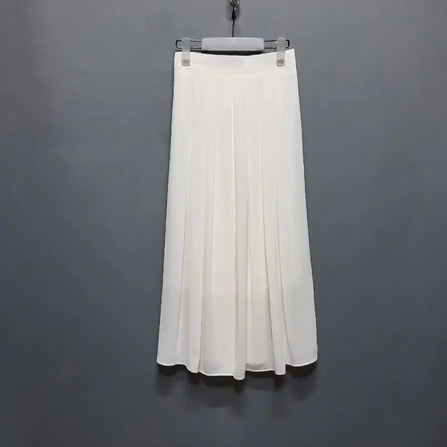【HILLDA】25ss Lace Needle Maxi Skirt Keep A Secret Lace Slit Maxi Skirt | Windsor