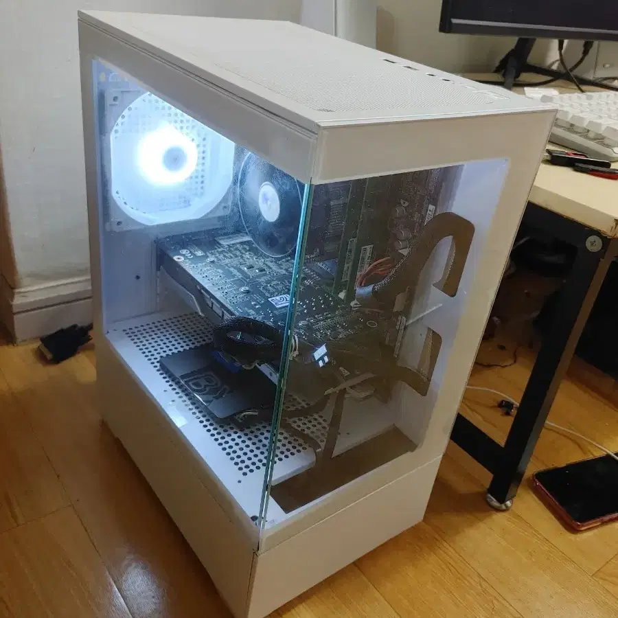 【即納ホワイトゲーミングPC】i7-6700 GTX1060 ゲーミングPC i7 6700/GTX1060/8GB/SSD512GB 42