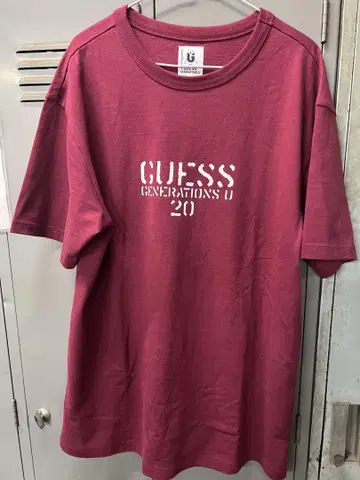 GUESS GENERATIONS U 티셔츠 XL 빨간색