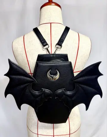KILLSTAR 킬스타 박쥐 날개 관 짝 모양 백팩 할로윈