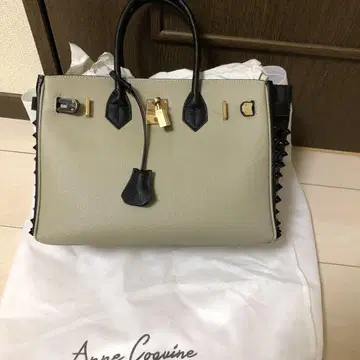 새상품급 Anne Coquine 스터드 핸드백