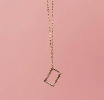 THE 1975 ROSE GOLD NECKLACE