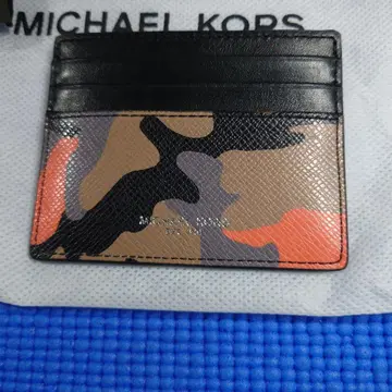 MICHAEL KORS 카모플라쥬 패턴 명함 지갑