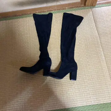블랙 스웨이드 롱 부츠 와이드 힐