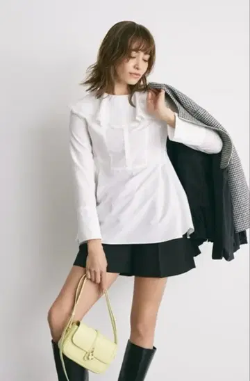 셀포드 카라 부착 긴팔 블라우스