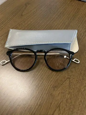 Ciqi EVANS 시키 에반스 블랙