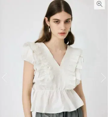 MOUSSY SHOULDER FRILL 블라우스 화이트