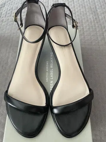 UNITED ARROWS 블랙 샌들