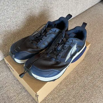 Altra 알트라 LonePeak 8 사이즈 9.5 네이비 블랙