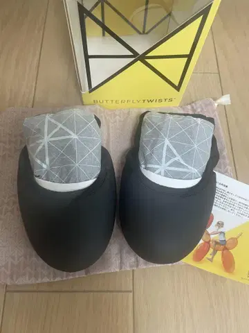 BUTTERFLY TWISTS 발레 슈즈 블랙