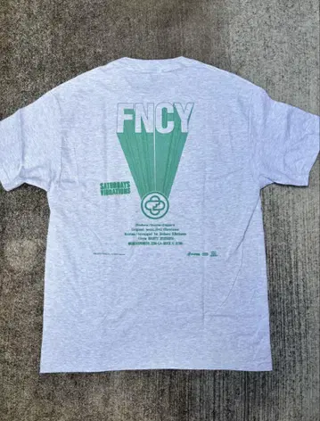 FNCY SATURDAYS VIBRATIONS 티셔츠