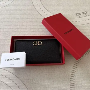 미사용 새상품 FERRAGAMO 블랙 장지갑