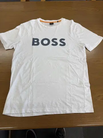 BOSS 화이트 티셔츠 M