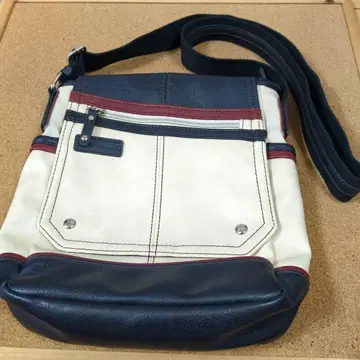 Hush Puppies 가젤 세로형 숄더