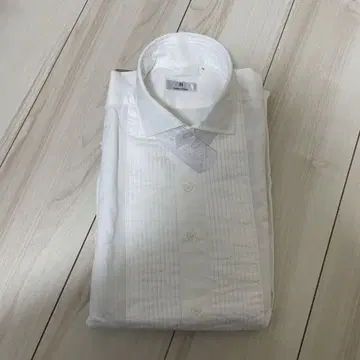 화이트 클래식 핏 드레스 셔츠 M